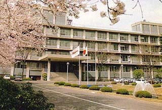 日本放送協会「五十年史」　扉の写真